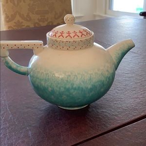 Teapot anthropology